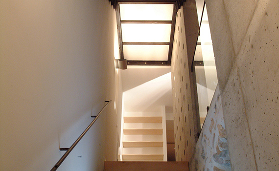 couv-rehabilitation-dune-maison-ardechoise-la-maison-chocolat-lstudio-architecte-paris-architecture-interieure